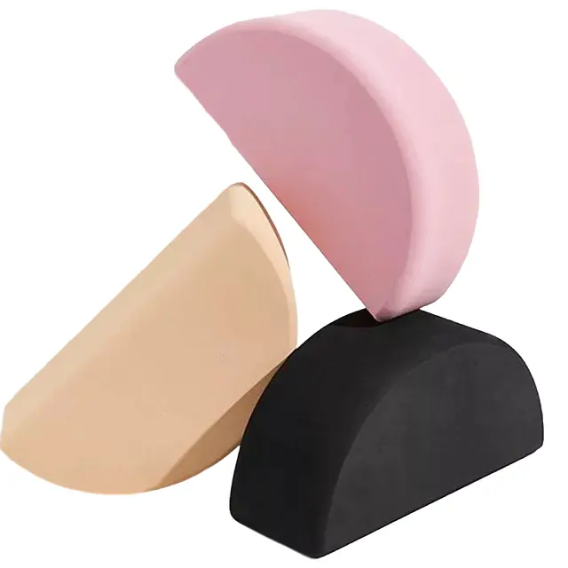 半月型ヨガブロック